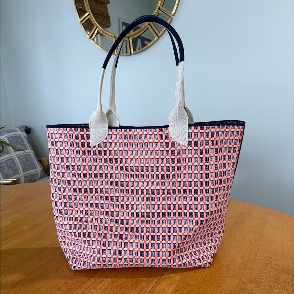 Rothy’s the lightweight tote - navy and pink checkers